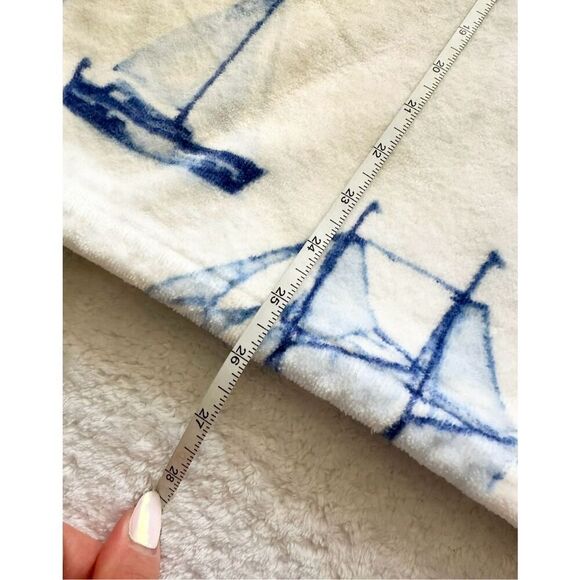 Luxe soft blue and white nautical sail boat beach towel - used - Picture 7 of 8